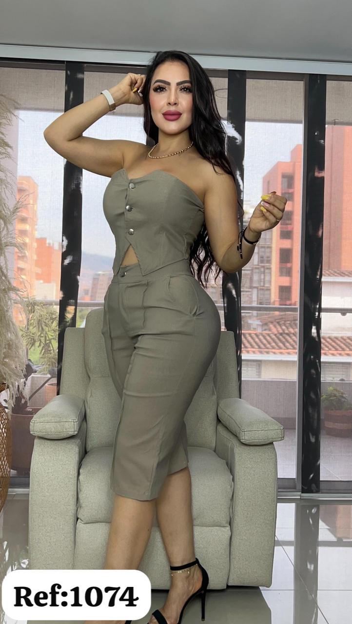 1074 Conjunto pesquero con chaleco