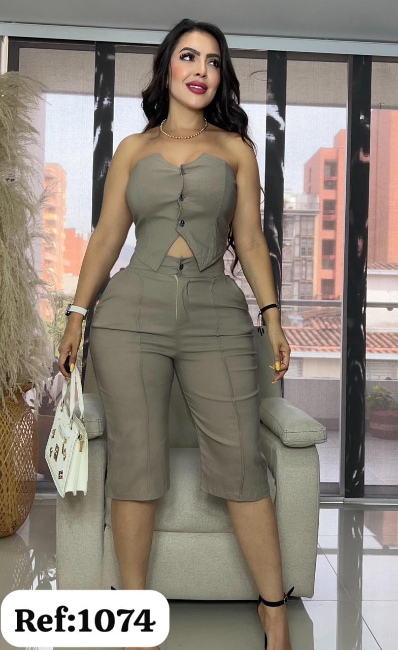 1074 Conjunto pesquero con chaleco