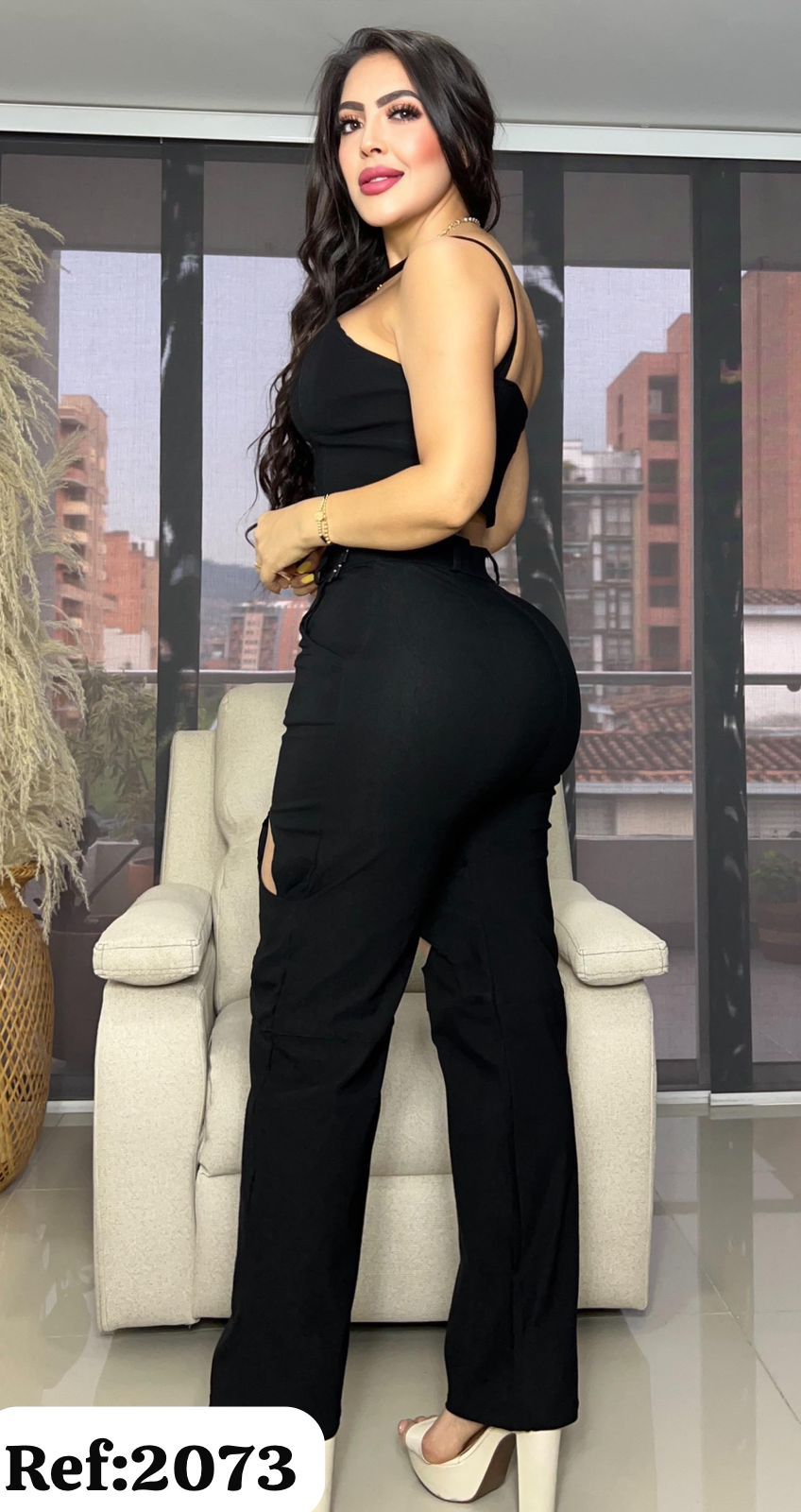 2073 pantalón O y top tiras