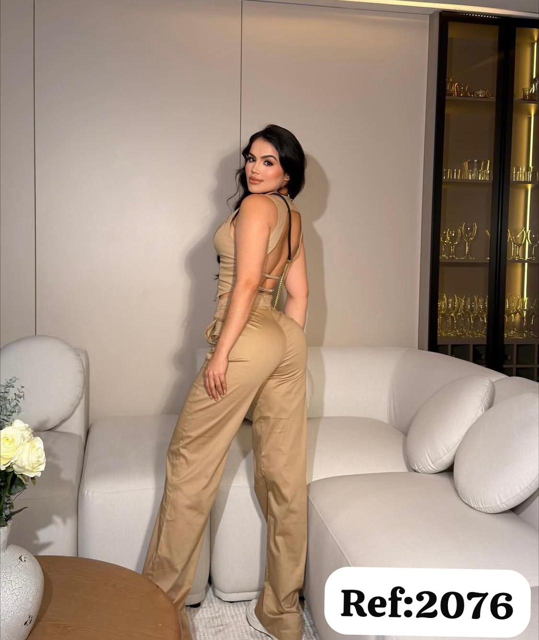 2076 pantalón y top espalda escote
