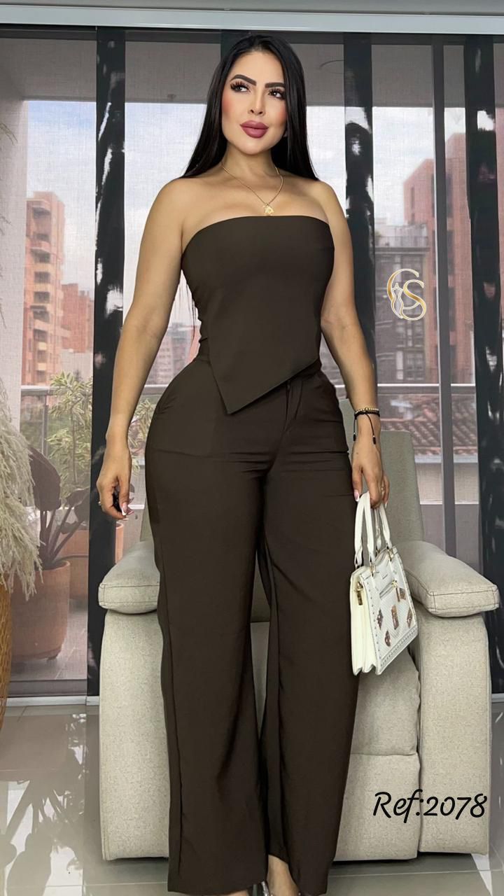 2078 Pantalón y top asimétrico en tela Viena