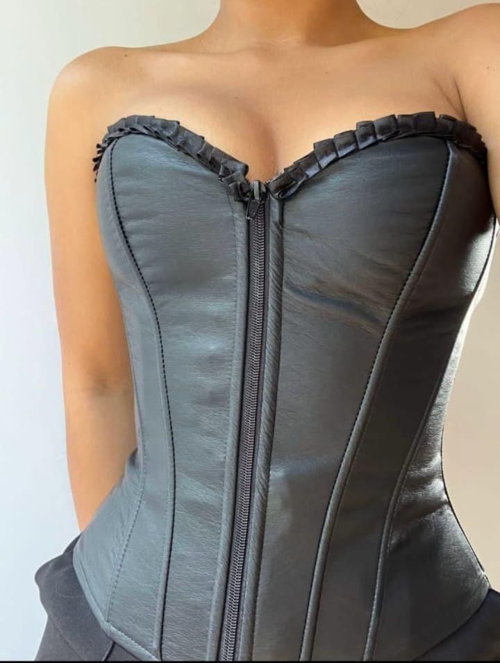 CORSET LARGO 02 1 - Corset Helen en cuero